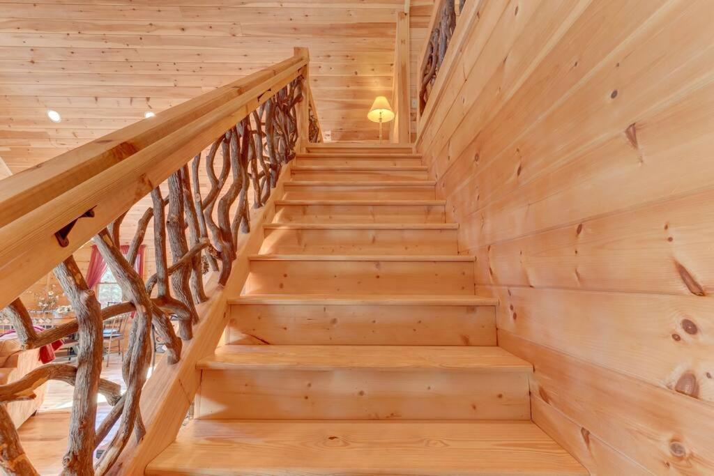 Hot-Tub 6 Seater, Fire-Pit, Master King Bed, Wineries, Pickleball, Resort Amenities Ellijay Extérieur photo